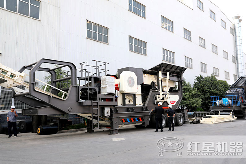 顎式移動磕石機(jī)，石頭粗碎更給力