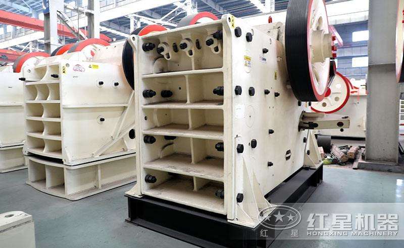 鄂式破碎機(jī)，優(yōu)質(zhì)鋼板鑄成，使用壽命長 style=width:720px; 