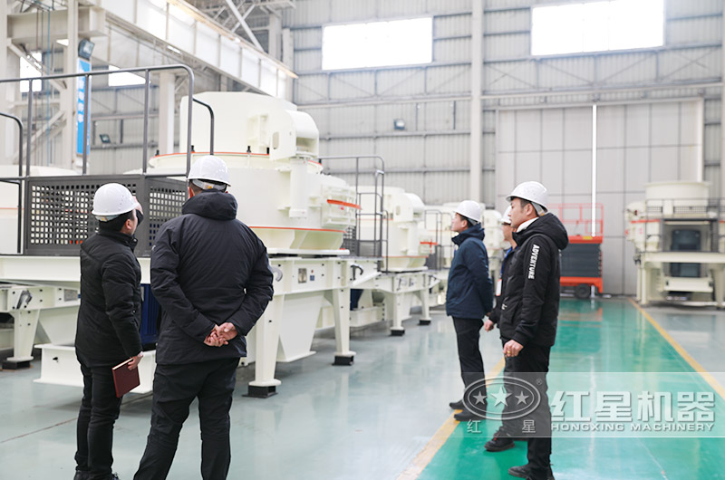 紅星廠(chǎng)家小型制砂機(jī)價(jià)格便宜，提供客戶(hù)到場(chǎng)參觀(guān)